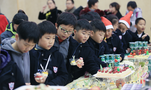 學(xué)生用餐