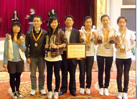 在全國速錄大賽中，金亞偉速記集團(tuán)榮獲個(gè)人大獎(jiǎng)、團(tuán)隊(duì)優(yōu)秀獎(jiǎng)“雙豐收”