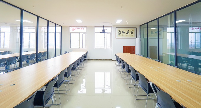 學(xué)校機(jī)房