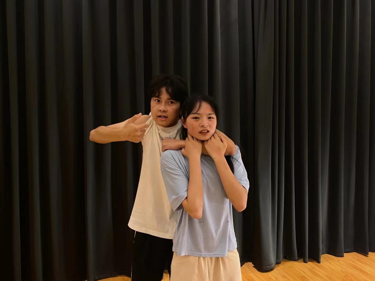 表演場景