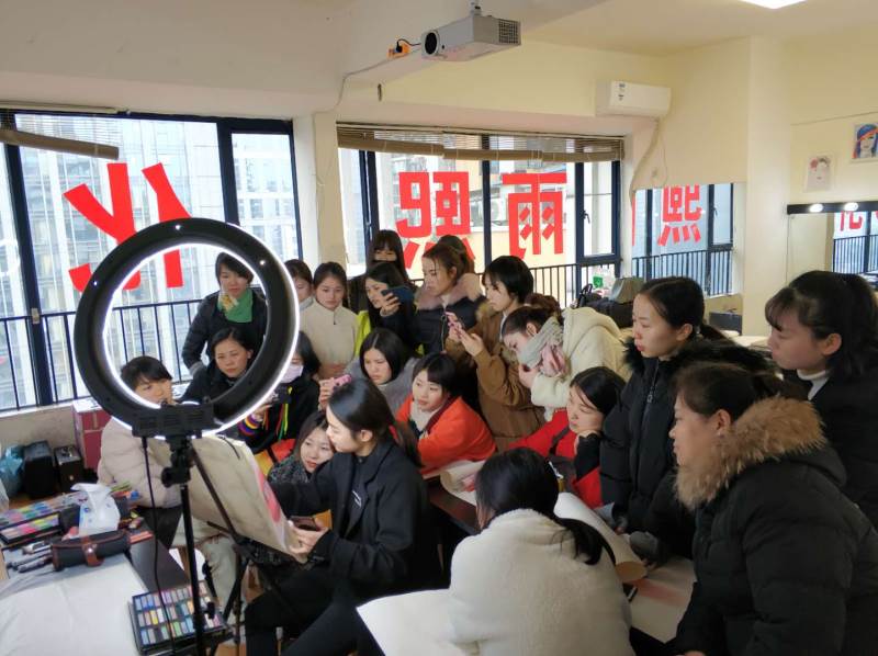 教學(xué)場(chǎng)景