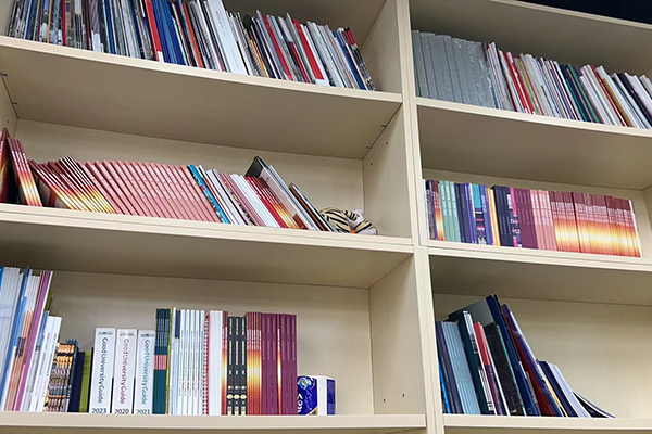 書架