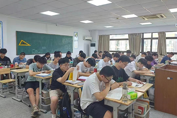 安靜的課堂自習